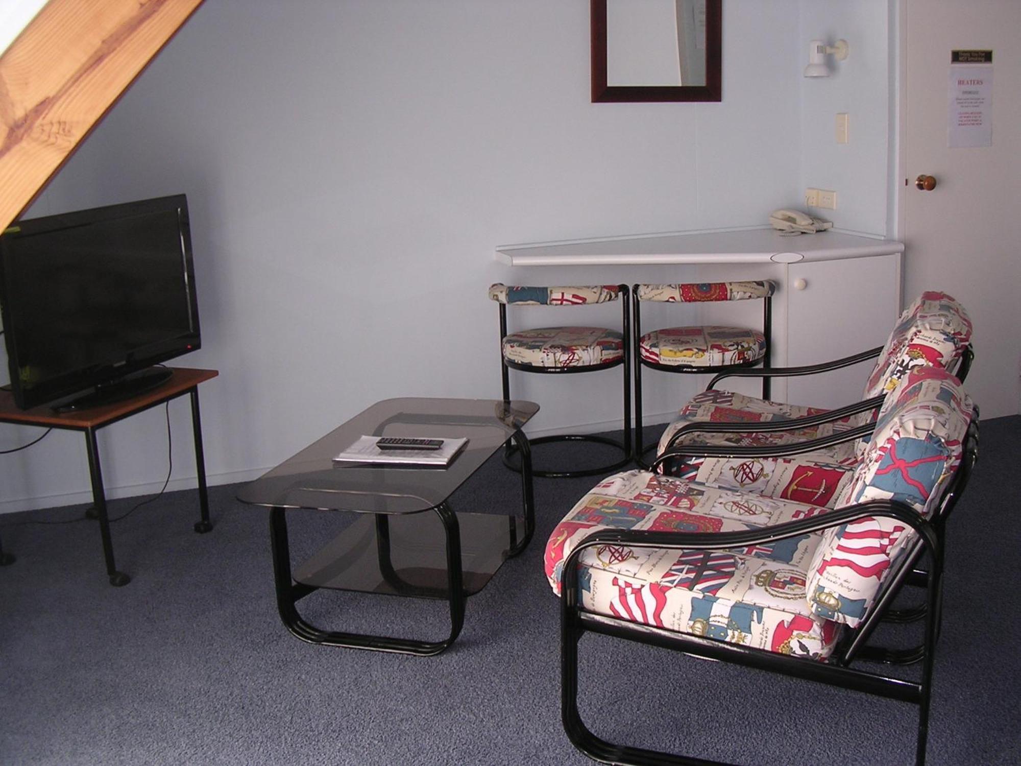 Acacia Lodge Motel Мангонуи Экстерьер фото